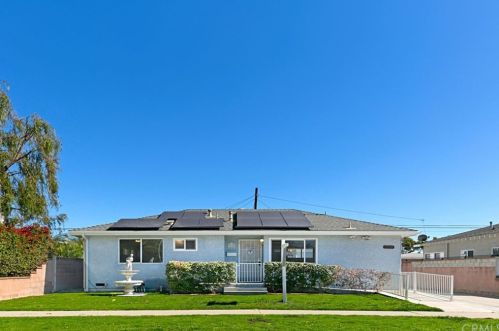 3334 Clark Ave, Long Beach, CA 90808-1741