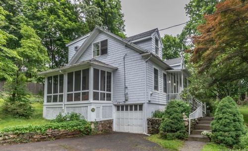 98 Kings Dr, Southport CT  06890-1209 exterior