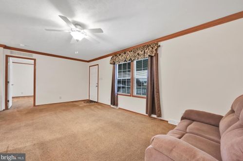 910 Dogwood St, Smithville PA  17560-9692 exterior