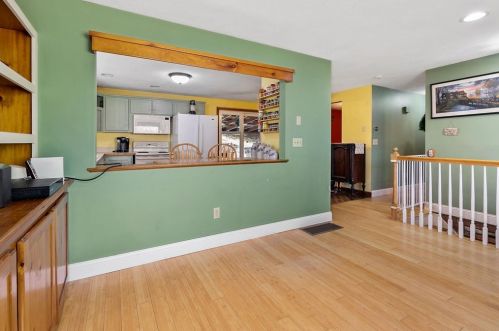 6 Happy Holw Rd, Danville NH  03819-3100 exterior