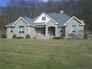 17 Autumn Ct, Northford, CT 06472-1527