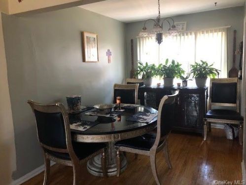 257 Bixley Heath, Lynbrook NY  11563-2918 exterior