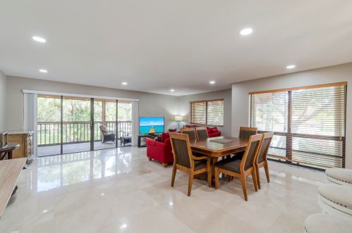 431 Brackenwood Ln, West Palm Beach, FL 33418-9043