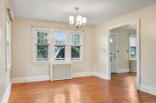 80 Primrose St, White Plains NY  10606-1631 exterior