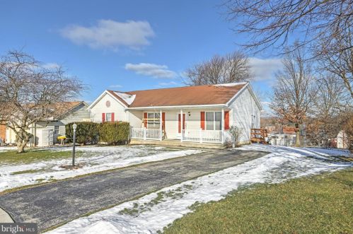 97 Lion Dr, Hanover, PA 17331-3849