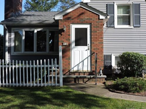61 Farmstead Dr, Wapping, CT 06074-1313