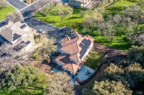 2054 Zinfandel Ct, Vacaville CA  95688-2829 exterior