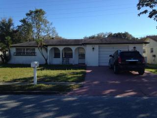 5810 Elena Dr, Tarpon Springs, FL 34690-2360