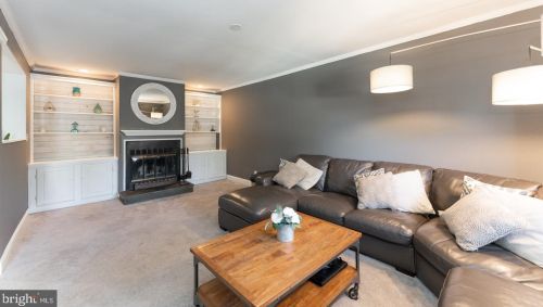 281 Chelsea Cir, Newtown Square PA  19073-2104 exterior