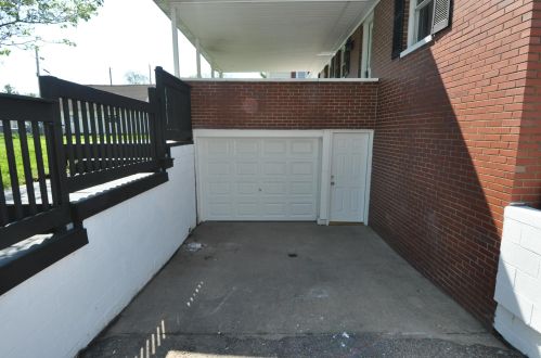 233 Main St, West Jefferson OH  43162-1123 exterior