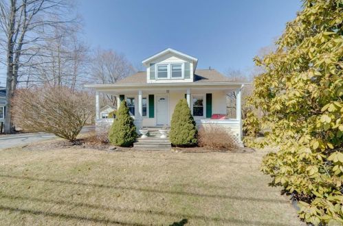 15 Wall St, Hebron, CT 06248-1531