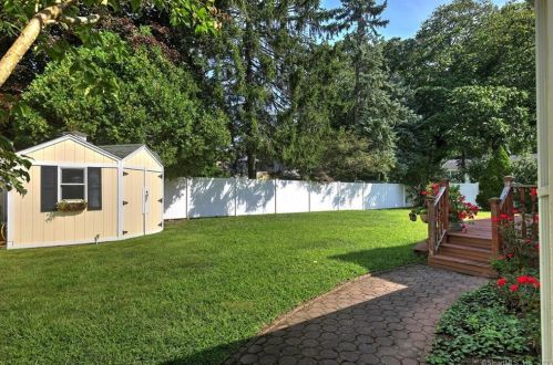 473 Meadowside Rd, Milford, CT 06460-4329
