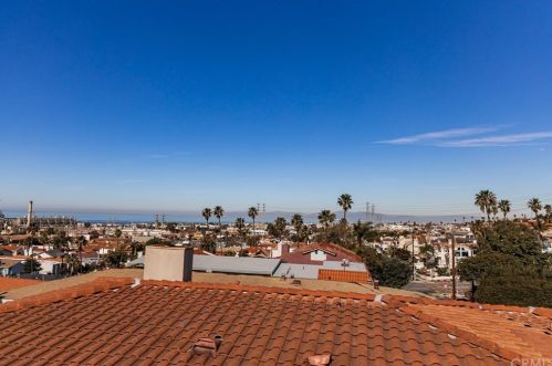 615 Juanita Ave, Redondo Beach CA  90277-2935 exterior