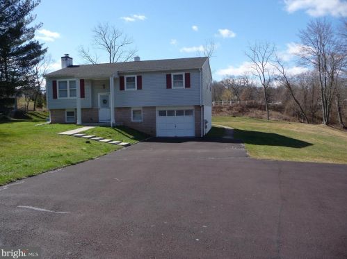 1332 Dimity Ct, Pottstown, PA 19465-7718