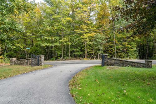 3 Century Dr, Raymond NH  03077-1544 exterior