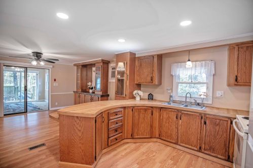 13 Rim Rd, Danville NH  03819-3184 exterior