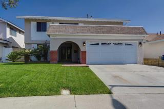 12625 Walcroft St, Lakewood, CA 90715-1911