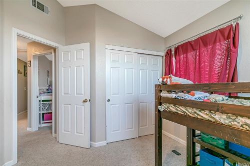 166 Buttercup Cir, Vacaville CA  95687-7319 exterior