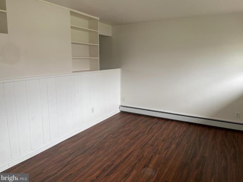 1414 Montgomery Rd, Wilmington, DE 19805-1226