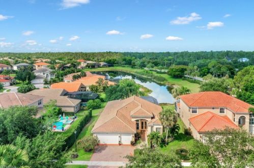 1427 King Sago Ct, Naples, FL 34119-3346