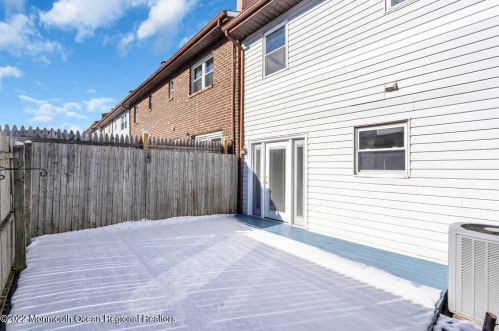 60 Greenwood Loop Rd, Bricktown NJ  08724-1254 exterior