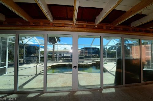 330 Madison Ct, Fort Myers Beach, FL 33931-3642