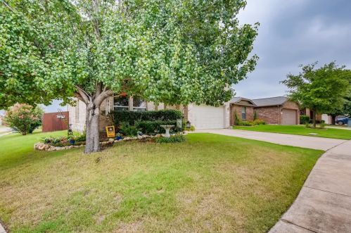 3901 Orcas St, Fort Worth, TX 76106-2605
