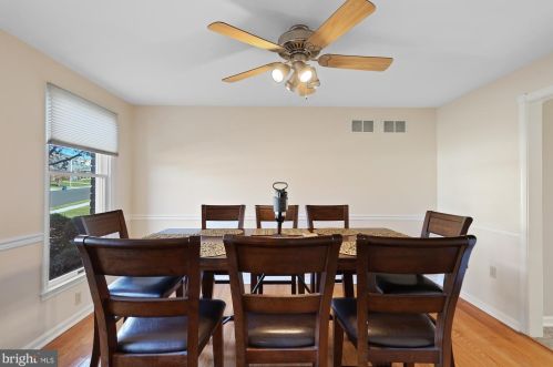 56 Sherwood Cir, West Enola PA  17025-1840 exterior