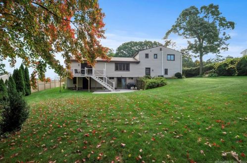 226 Juniper Ridge Dr, Waterbury CT  06708-1912 exterior