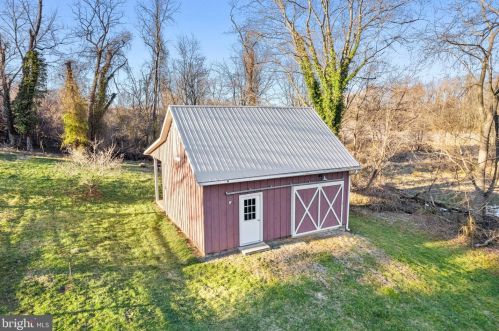 39580 Lovettsville Rd, Lovettsville VA  20180-2008 exterior