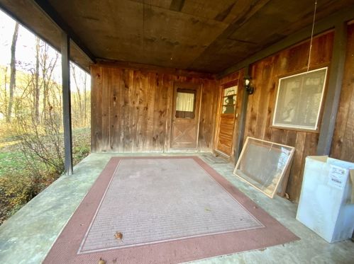 113 Platt Rd, Clinton, PA 15026-1515
