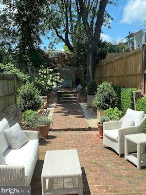 1218 28 St, Washington DC 20007-3355 exterior