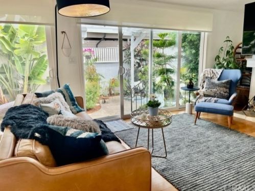 58 Saratoga, Newport Beach CA  92660-6148 exterior