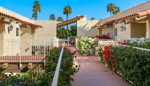 2170 Palm Canyon Dr, Palm Springs CA  92262-2832 exterior