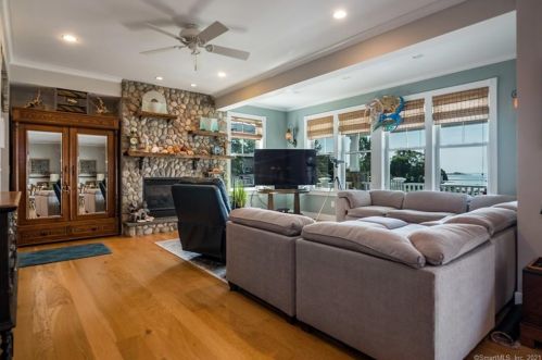 20 Jordan Cove Rd, Waterford CT  06385-3227 exterior