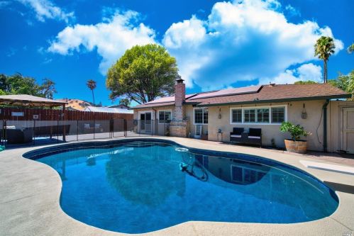 1250 Danfield Way, Vacaville CA  95687-5622 exterior