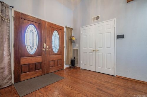 2828 Inyo Cir, Simi Valley CA 93063-2002 exterior