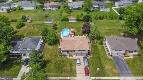 715 Heritage Rd, Riverton, NJ 08077-3701