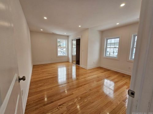 8 Concord St, Danbury CT  06810-6411 exterior