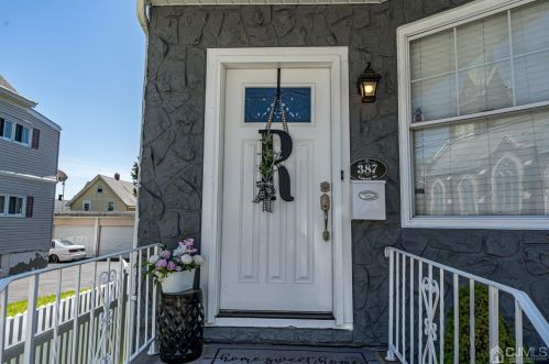387 Lawrie St, Perth Amboy, NJ 08861-3123