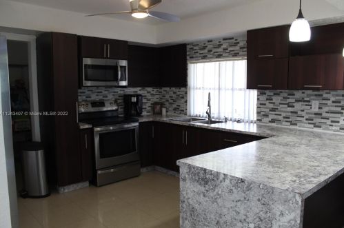 8891 11th St, Hollywood FL  33024-4706 exterior