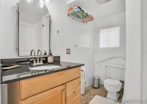 232 Rios Ave, Solana Beach CA  92075-1240 exterior