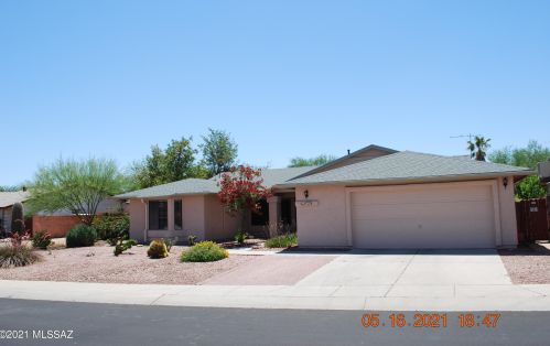 4727 Daphne Ln, Tucson, AZ 85742-4175