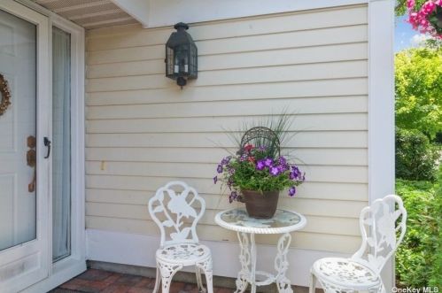 15 Sayville Ct, Panamoka, NY 11961-1633
