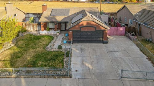 1602 Brookhaven Dr, Newman, CA 95360-1730