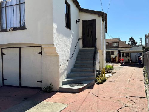 1912 Crosby Ave, Oakland, CA 94601-3663