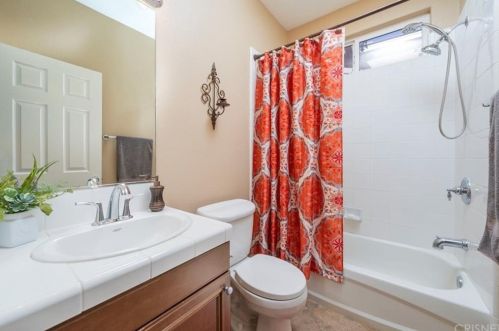 29236 Discovery Ridge Dr, Santa Clarita CA  91390-5761 exterior