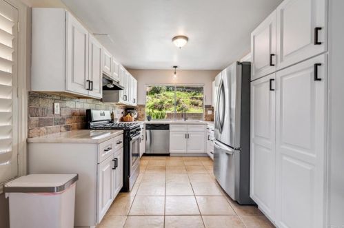 30078 Mira Loma Dr, Temecula CA  92592-2122 exterior