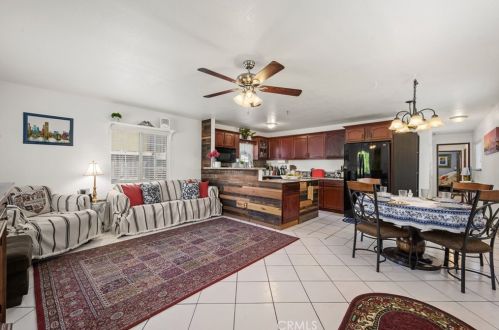 182 67th St, Long Beach, CA 90805-2002