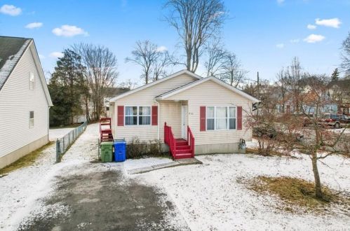 131 Watkins Ave, Middletown, NY 10940-4530